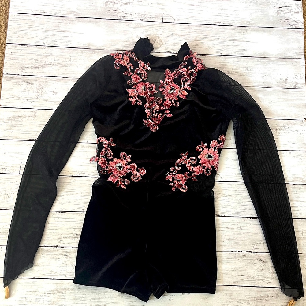 ADULT SMALL Black Velvet w/ Pink Appliqué dance costume
